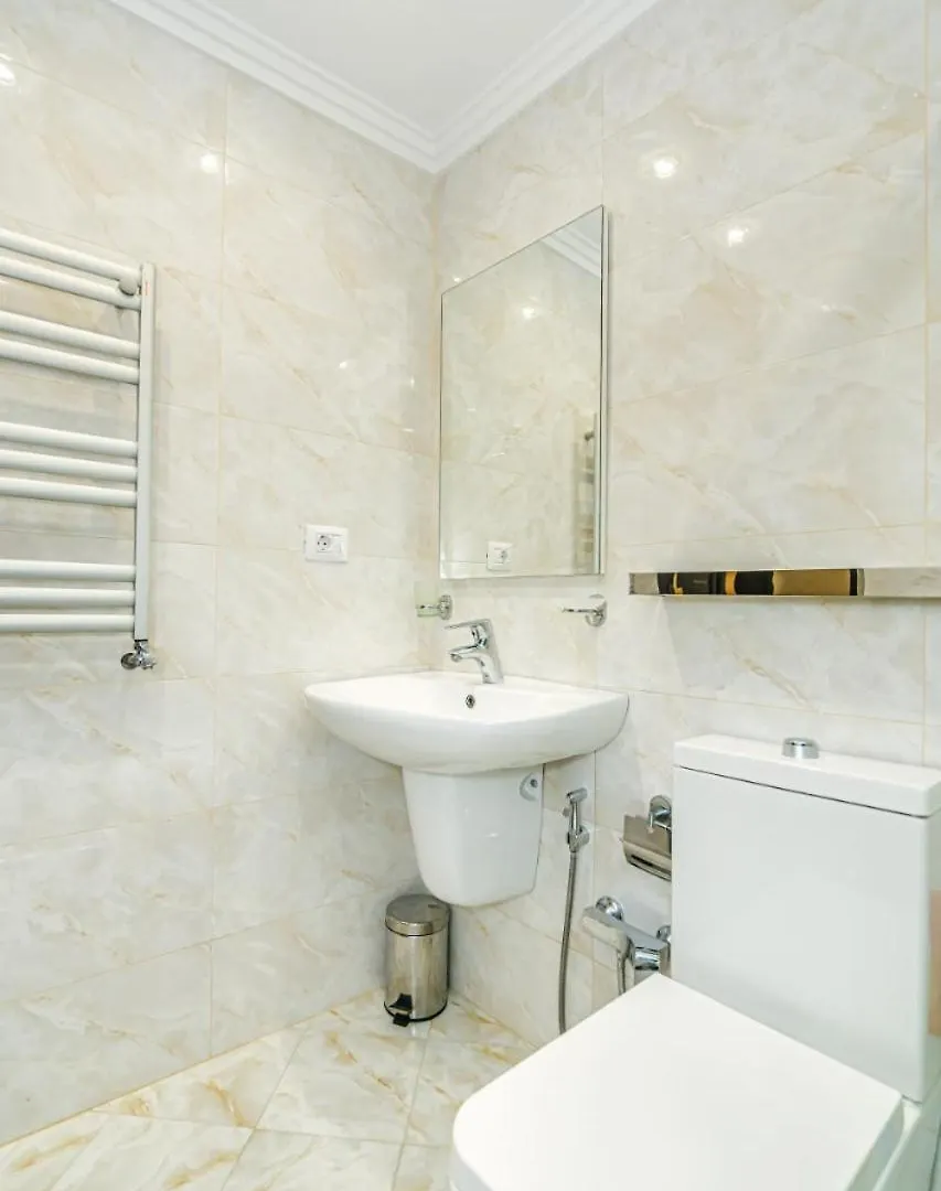 Central Apartment De Lux Baky 0*,