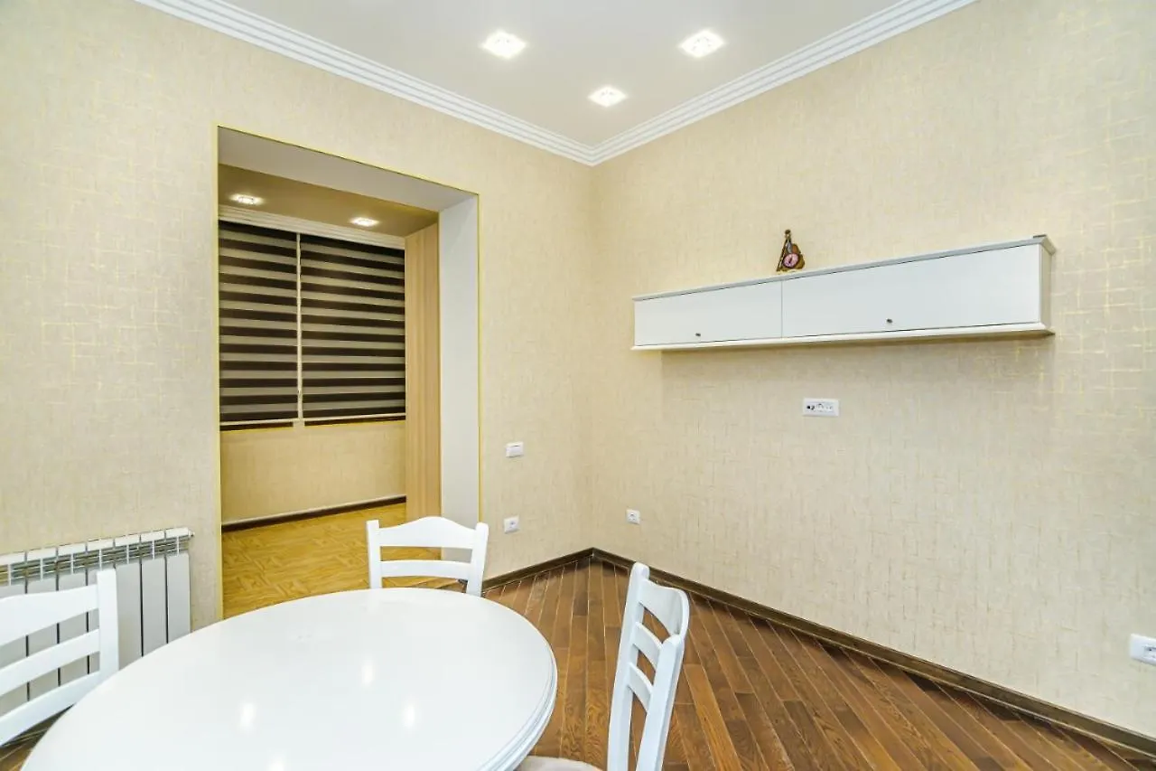Central Apartment De Lux Baky