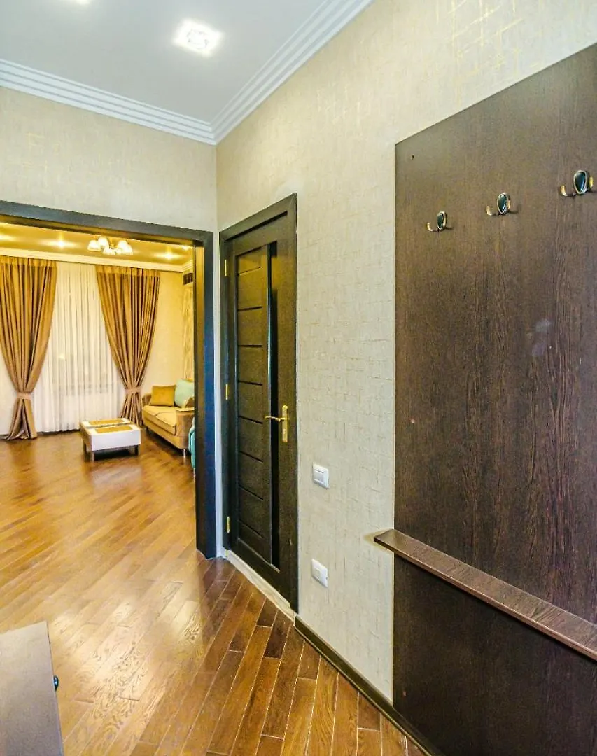 Central Apartment De Lux Baky